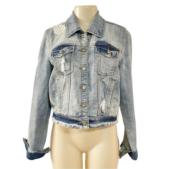 1st Kiss Blue Jean Distressed Denim Trucker Jacket Femme Cream Crochet Detailed - Picture 1 of 6